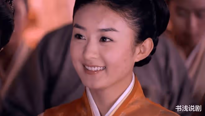 讓於正連發14張美照,被網友贊長得像趙麗穎,22歲趙晴勢頭真猛!