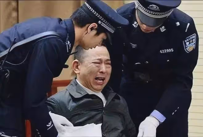 《狂飆》反派原型四川劉漢據傳曾弄過多個女明星，生理期都不放過