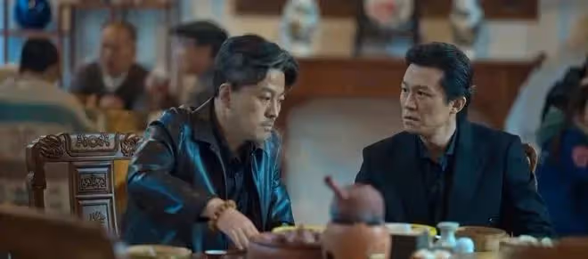 原來「唐小龍」是最大贏家!父親是圈內知名導演,妻子貌美如花