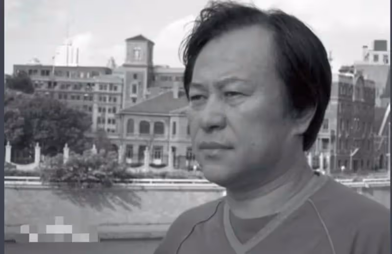 原來「唐小龍」是最大贏家!父親是圈內知名導演,妻子貌美如花