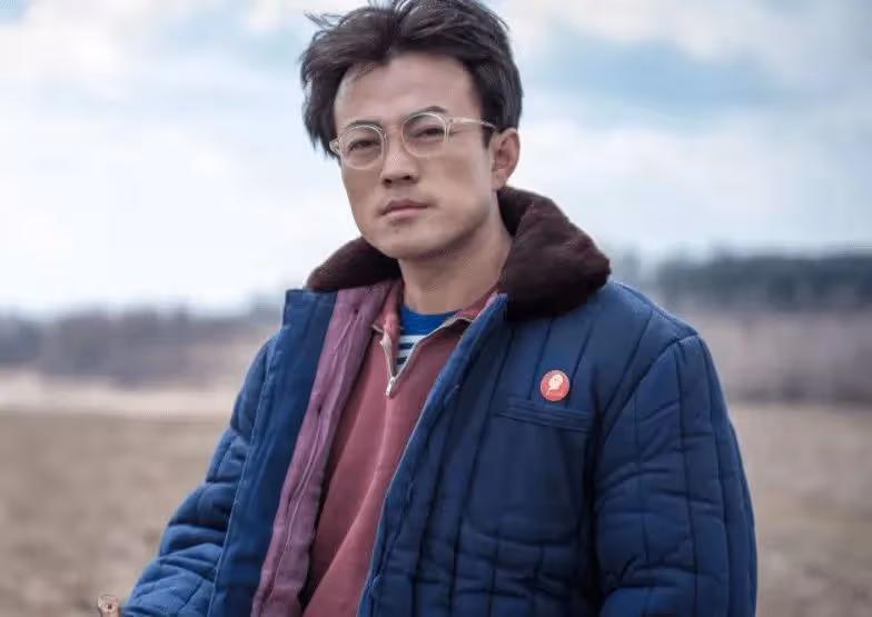 原來「唐小龍」是最大贏家!父親是圈內知名導演,妻子貌美如花