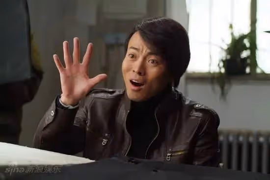 原來「唐小龍」是最大贏家!父親是圈內知名導演,妻子貌美如花