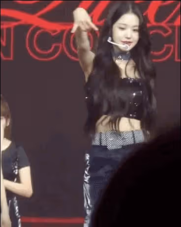 IVE張元英翻跳BLACKPINK走紅,網友:看起來很有Jennie的風範!