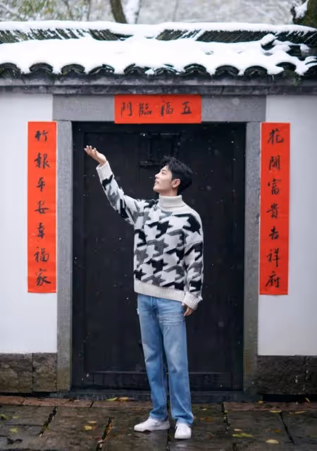 肖戰憑什麼能火這麼久?了解完這些你就明白了!