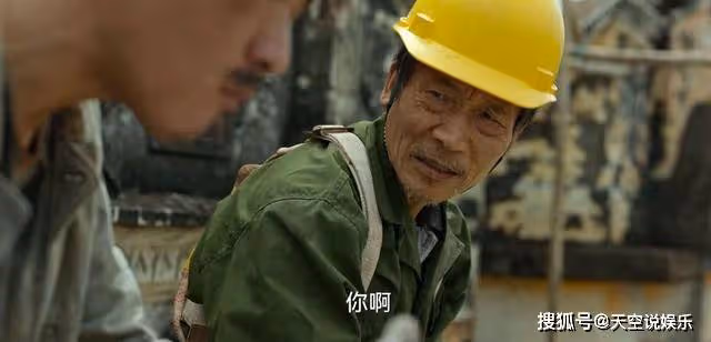 《狂飆》工地那麼多工人,老默為何偏偏要對老李下手?這也太殘忍