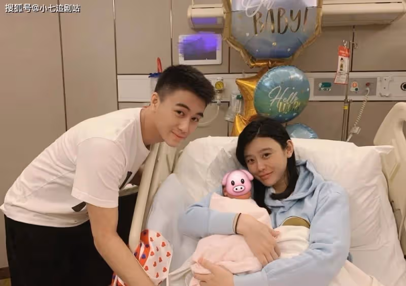 奚夢瑤曬出情人節第一波狗糧,何猷君儀式感拉滿,鴿子蛋鑽戒搶鏡