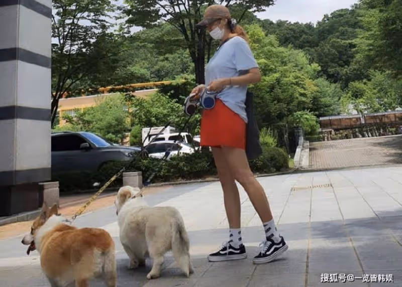 劉荷娜秀身材逆齡生長 放羊的星星後半退圈 嫁棒球運動員身價暴漲