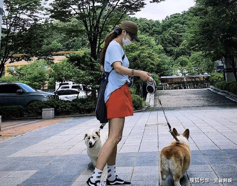 劉荷娜秀身材逆齡生長 放羊的星星後半退圈 嫁棒球運動員身價暴漲