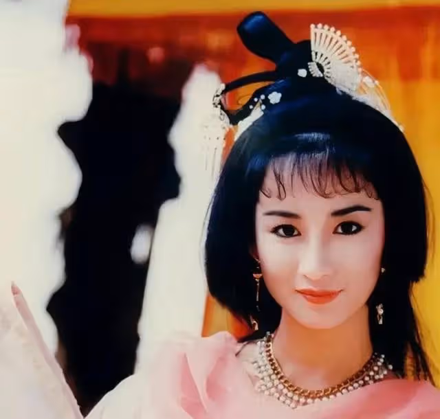 香港知名女星賣曲奇虧百萬!身材發胖明顯,前夫婚內出軌嫩模