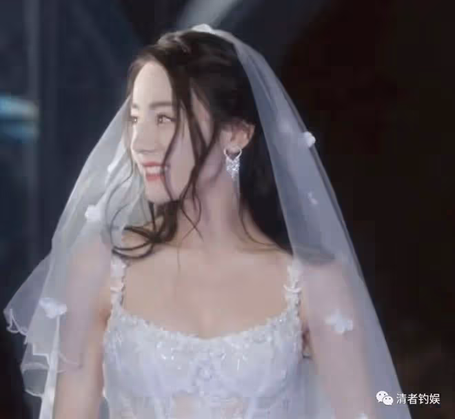 頂流狗血三角戀!王雨馨承認與黃景瑜結過婚,知情人曝熱巴定情了