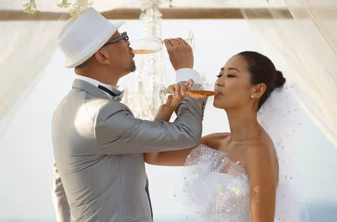 管虎梁靜被曝早已離婚!小三網上逼宮,控訴梁靜把她關進精神病院