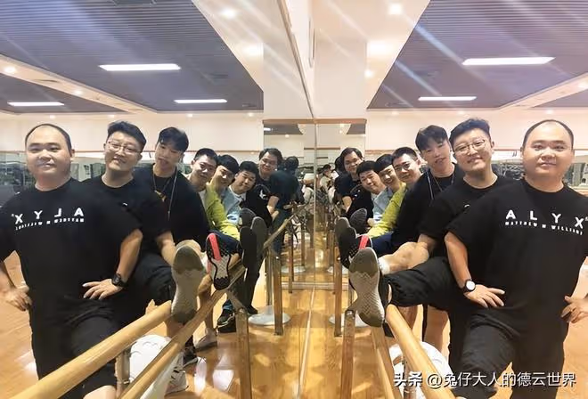 德雲社郭德綱發文,曬相聲大會節目引熱議,老郭對觀眾真用心