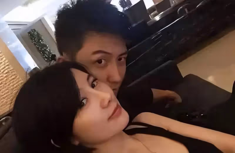 熱巴曬婚紗大片,拍攝於與黃景瑜合作期間,疑似為官宣結婚做試探