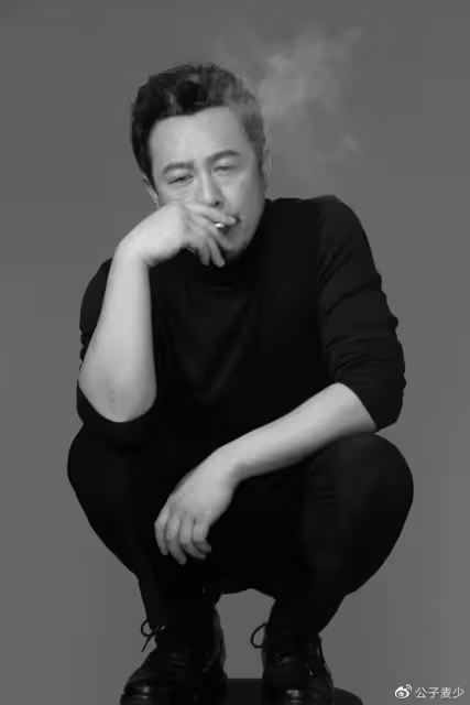 張頌文慘痛經歷被曝!因環保撿垃圾被劇組扔沙漠,張紀中被罵上熱搜