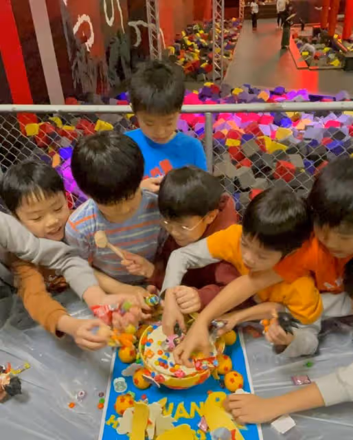 鄭中基為8歲兒子慶生!一家四口同框很溫馨,愛子高顏值像媽媽