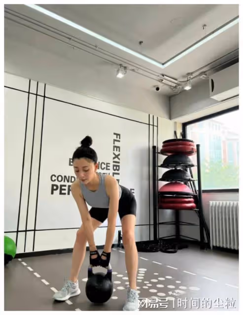 憑藉《人世間》獲獎的殷桃,才是人間清醒