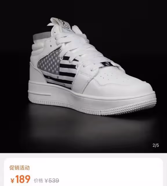 知名演員李嘉明無戲可拍,回老家擺攤賣炒麵,穿百元軍大衣太寒酸