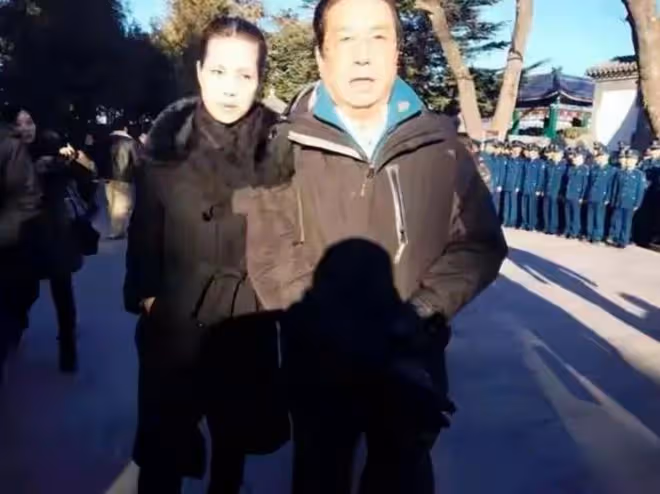 84歲李雙江精神抖擻,小兒子李天一帶給他的傷害,被大兒子治癒了