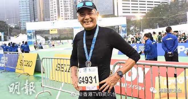 渣馬2023｜周潤發1:03:58完成10K賽 蔡思貝時隔5年再跑半馬
