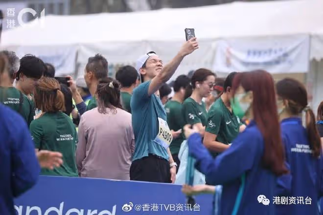 渣馬2023|周潤發1:03:58完成10K賽 蔡思貝時隔5年再跑半馬