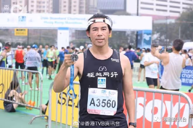 渣馬2023|周潤發1:03:58完成10K賽 蔡思貝時隔5年再跑半馬
