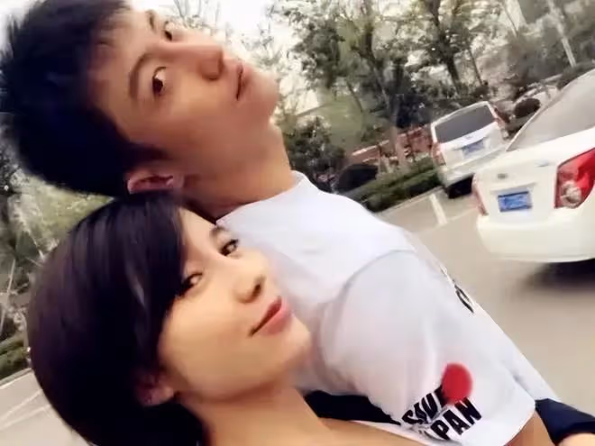 迪麗熱巴黃景瑜後續,曝兩人戀愛4年,王雨馨承認和黃景瑜離過婚