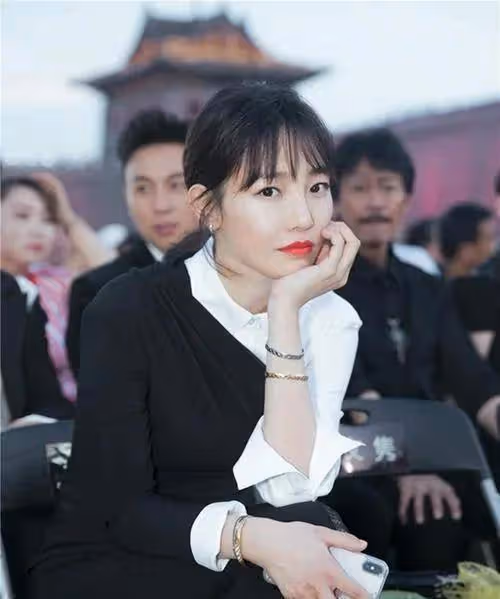 白百何:近照無意中暴露住的是別墅,離婚後遠離男人過得很幸福