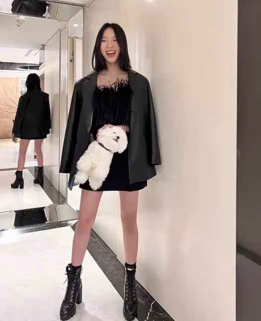 小S17歲長女穿超短裙,Elly秀曼妙身材顏值逆襲,被贊比媽媽漂亮