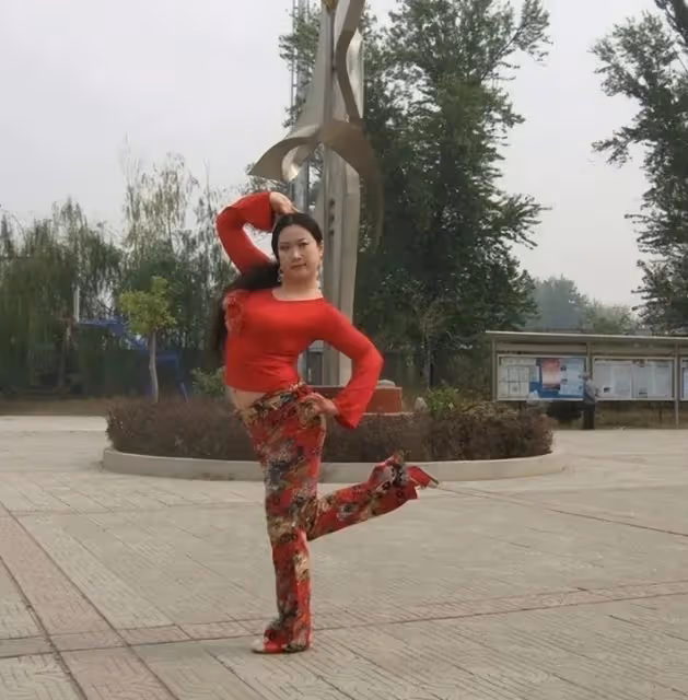 網紅的唏噓生活:芙蓉姐姐身家上億,鳳姐活的不如狗,永健哥不幸去世