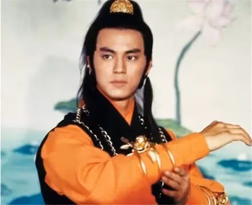 「豪哥」狄龍:張徹第二代弟子,與姜大衛決裂,一生只愛一個人