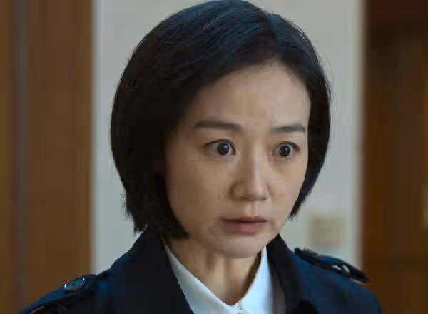 參演《甄嬛傳》走紅,如今素顏客串《狂飆》,戰菁一還是那麼美
