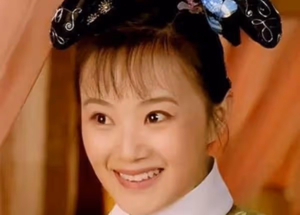 參演《甄嬛傳》走紅,如今素顏客串《狂飆》,戰菁一還是那麼美