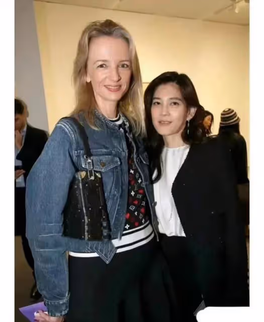 李富真參加兒子畢業典禮,離婚後顏值回春,兒子比三星太子爺爭氣