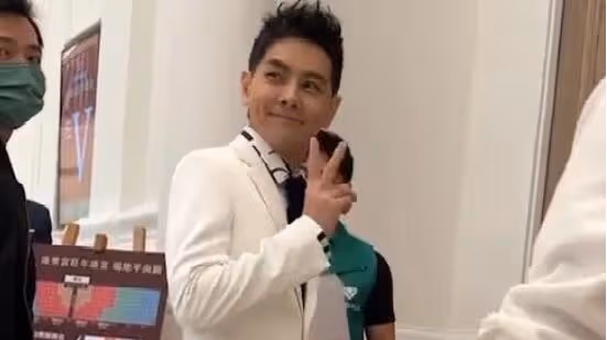 48歲林志穎正式復工，發文感謝粉絲，臉部生圖曝光：毫無手術痕跡