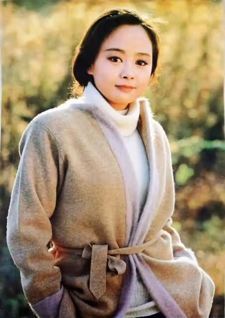 張瑜:一段失敗的婚姻,「棄夫出國」後離婚,再見前夫依舊會心動