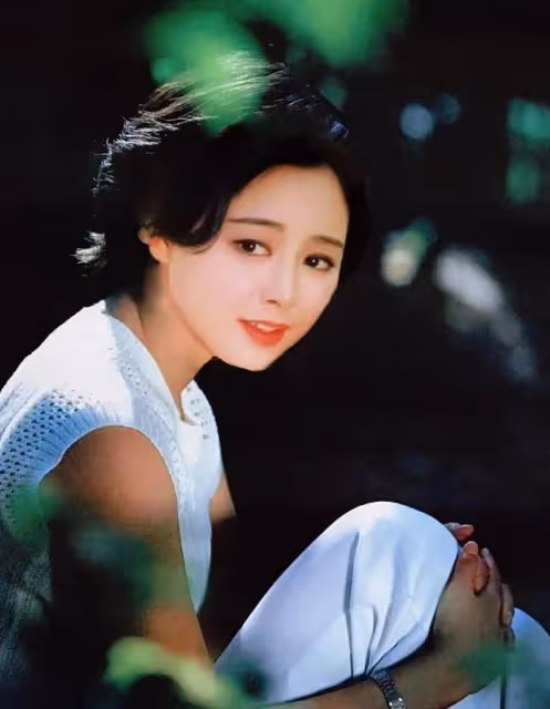 張瑜:一段失敗的婚姻,「棄夫出國」後離婚,再見前夫依舊會心動