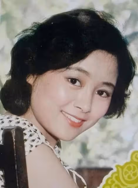 張瑜:一段失敗的婚姻,「棄夫出國」後離婚,再見前夫依舊會心動
