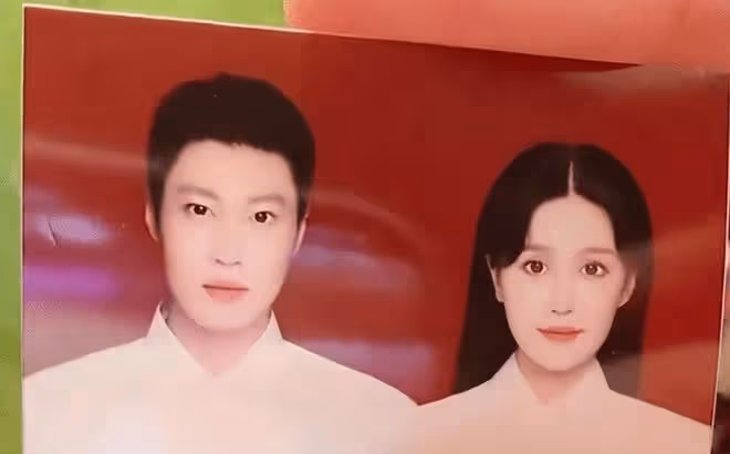 趙本山女兒曬結婚證照,男方表情嚴肅,雙眼圓瞪相當認真