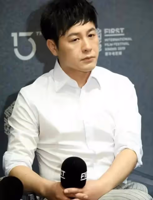 張頌文粉絲與張紀中導演扛上了,有網友擔心張頌文被捧殺