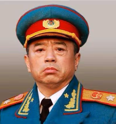軍人出身的優秀演員,38歲進演藝圈,一生只為扮演好一個角色