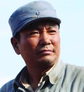 軍人出身的優秀演員,38歲進演藝圈,一生只為扮演好一個角色