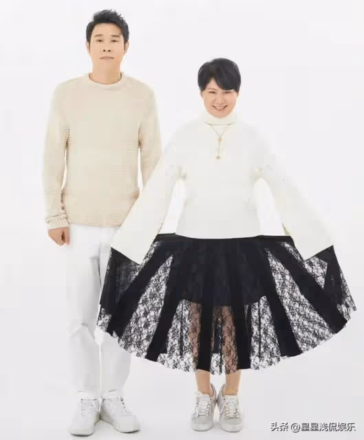 小瀋陽曬全家福為老婆慶生,喊沈春陽大寶好甜,一家三口好幸福