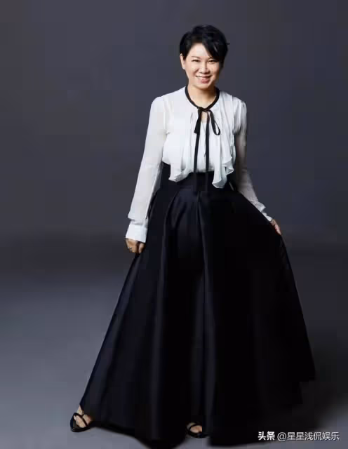 小瀋陽曬全家福為老婆慶生,喊沈春陽大寶好甜,一家三口好幸福