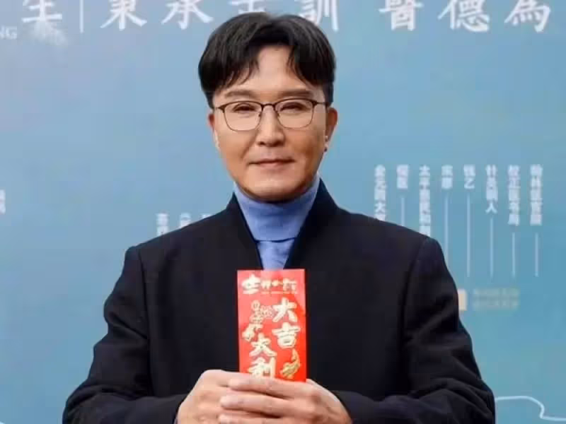 吳剛攜兒子和老婆進劇組！61歲「晚節不保」，名和利都挽救不了他