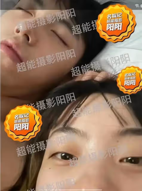 曝陳飛宇與已婚女粉絲床照,大牙外露睡姿奔放,女方神似母親陳紅