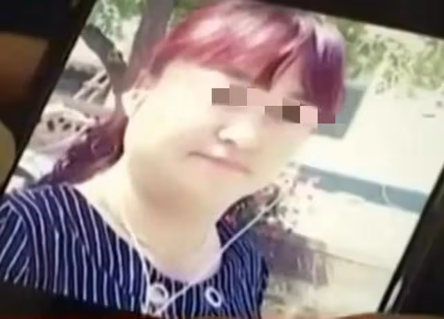 51歲大媽做主播,因穿著暴露直播被丈夫暴打,丈夫:她教壞女兒