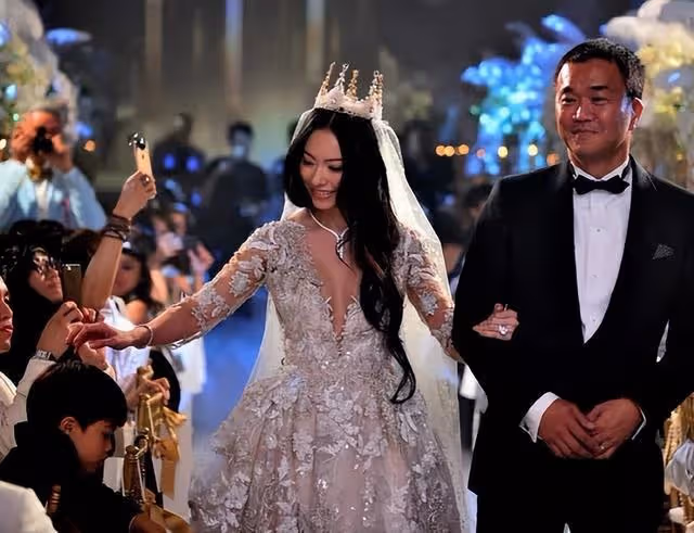 被向太拒做兒媳,她再嫁億萬富豪,做地產女強人,郭碧婷輸了?