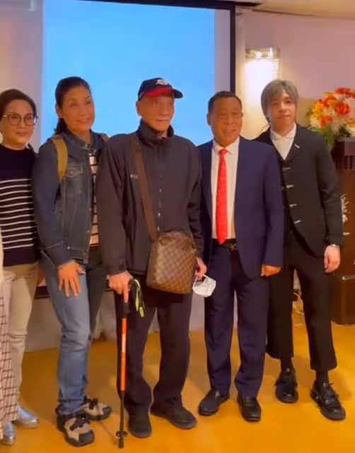 趙雅芝家人罕露面!77歲二婚學霸老公精神好,36歲三兒子高大帥氣