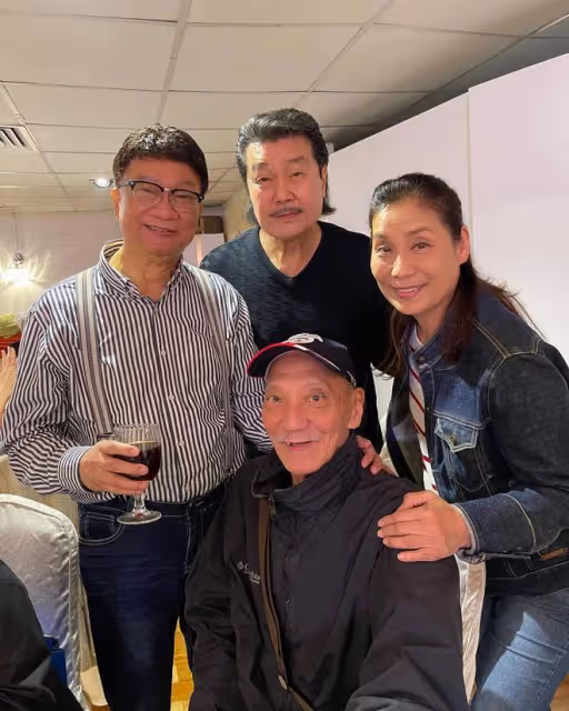 趙雅芝家人罕露面!77歲二婚學霸老公精神好,36歲三兒子高大帥氣