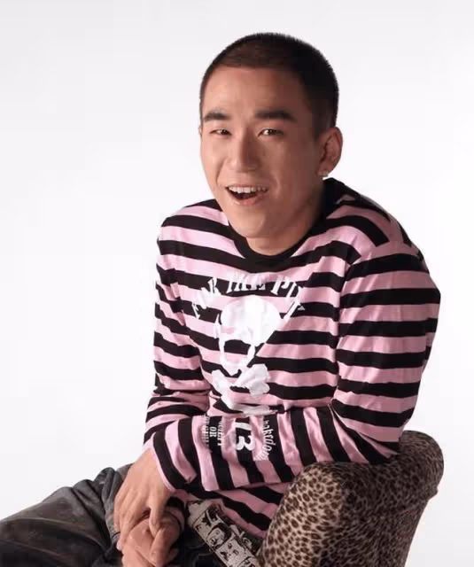 張國立兒子近照曝光!鬍子拉碴顯滄桑,曾與童謠相戀40歲仍未婚